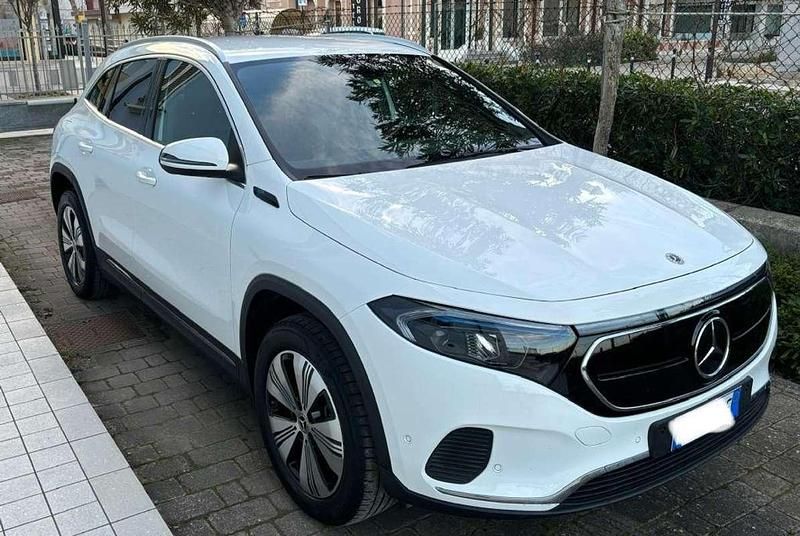 Usata Mercedes EQA250 139 kW (190 CV) 2021 Bianco SUV