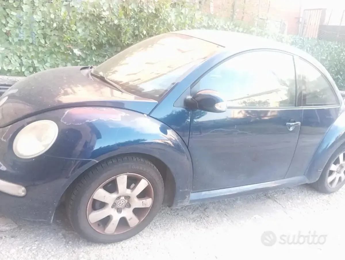 Usata VW New Beetle 90 CV (66 kW) 2003 Bluazzurro Utilitaria