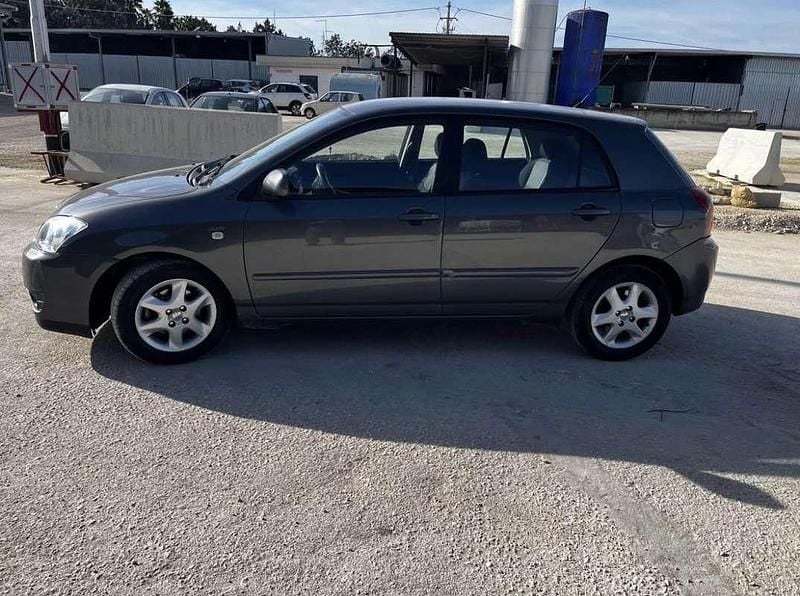 Usata Toyota Corolla 90 CV (66 kW) 2006 Berlina