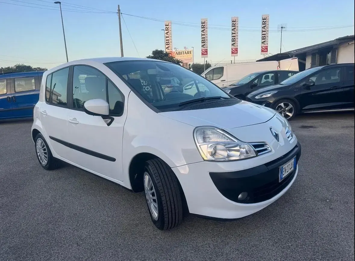 Usata Renault Modus 113 CV (83 kW) 2012 Bianco Monovolume