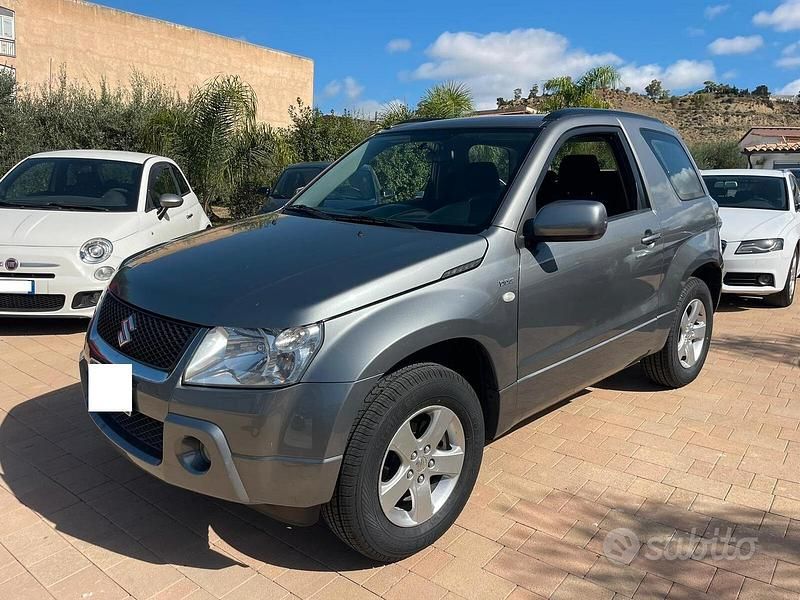 Usata Suzuki Grand Vitara 140 CV (102 kW) 2009 Grigio SUV