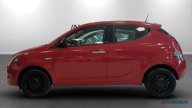Usata Lancia Ypsilon Silver 69 CV (50 kW) 2022 Rosso Utilitaria