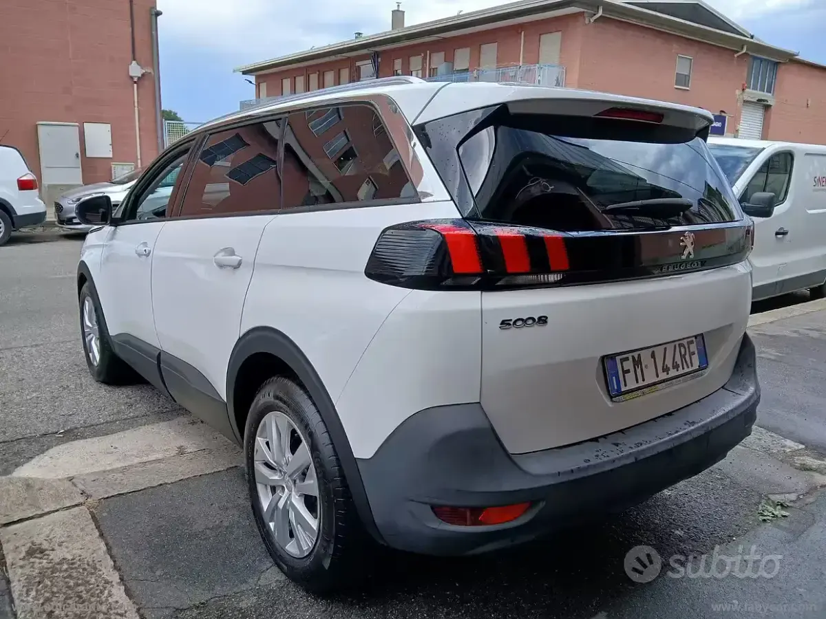 Usata Peugeot 5008 S 120 CV (88 kW) 2017 Bianco SUV