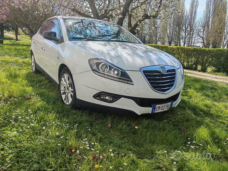 Usata Lancia Delta Gold 120 CV (88 kW) 2012 Bianco Utilitaria