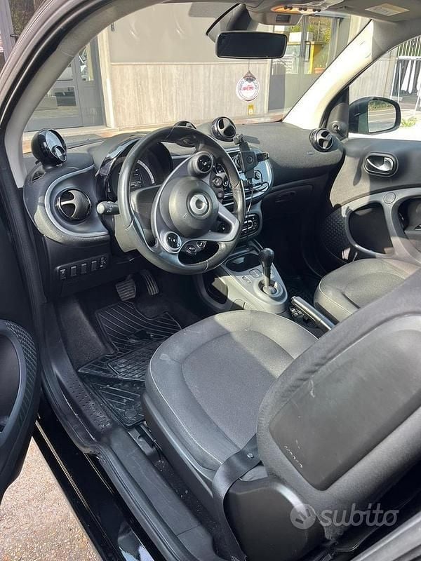 Begagnad Smart ForTwo Coupé 90 HK (66 kW) 2018 Svart Sportkupé
