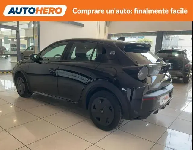 Usata Lancia Ypsilon 101 CV (74 kW) 2025 Nero Utilitaria