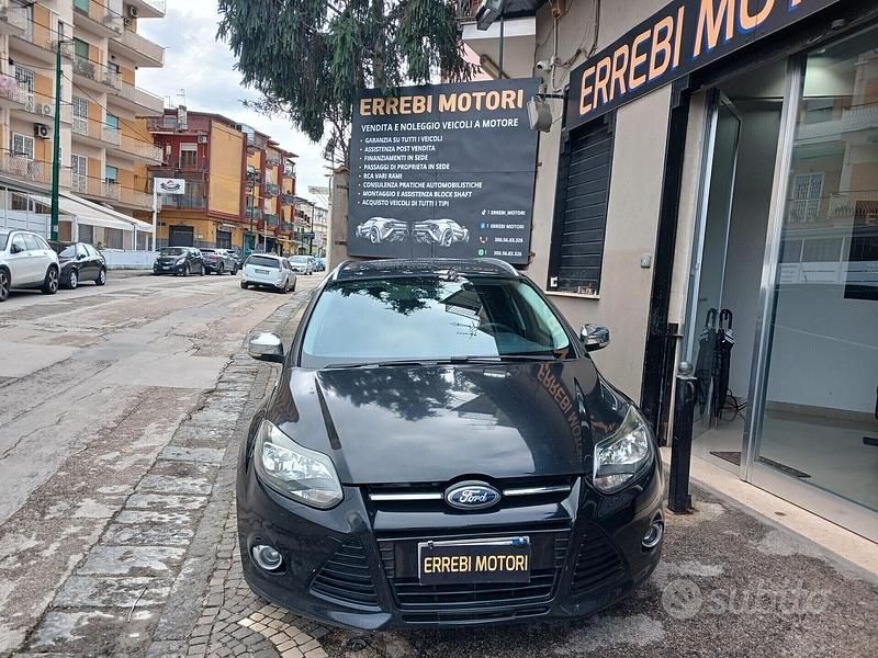 Begagnad Ford Focus Titanium 115 HK (84 kW) 2012 Svart Kombi