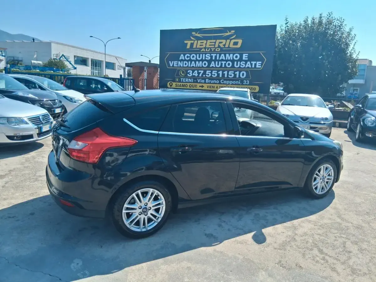 Usata Ford Focus 104 CV (76 kW) 2013 Nero Berlina