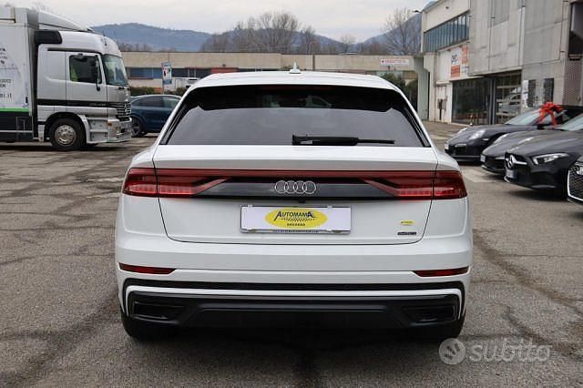 Usata Audi Q8 S-Line 231 CV (169 kW) 2022 Bianco SUV