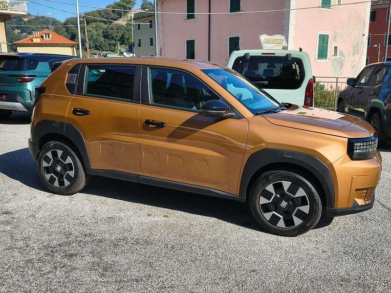 Nuova Fiat Grande Panda Icon 101 CV (74 kW) 2026 Bronzo metallizzato Utilitaria