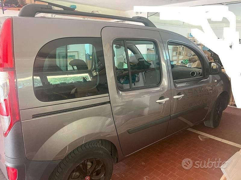 Usado Renault Kangoo 110 CV (80 kW) 2018 Gris Monovolumen