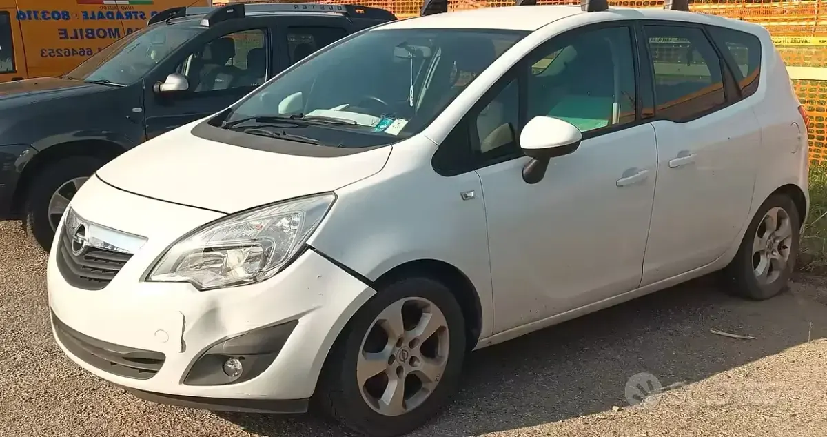 Usata Opel Meriva 101 CV (74 kW) 2010 Bianco Monovolume
