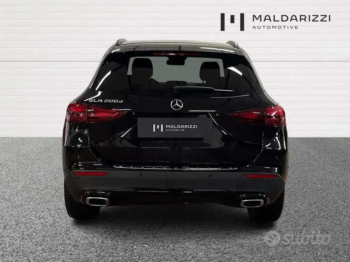 Usata Mercedes GLA200 Advanced Plus 150 CV (110 kW) 2023 Nero SUV