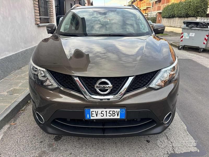 Usata Nissan Qashqai Tekna 131 CV (96 kW) 2014 Grigio SUV