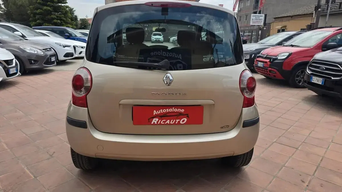 Usata Renault Modus Dynamique 75 CV (55 kW) 2007 Marrone Monovolume
