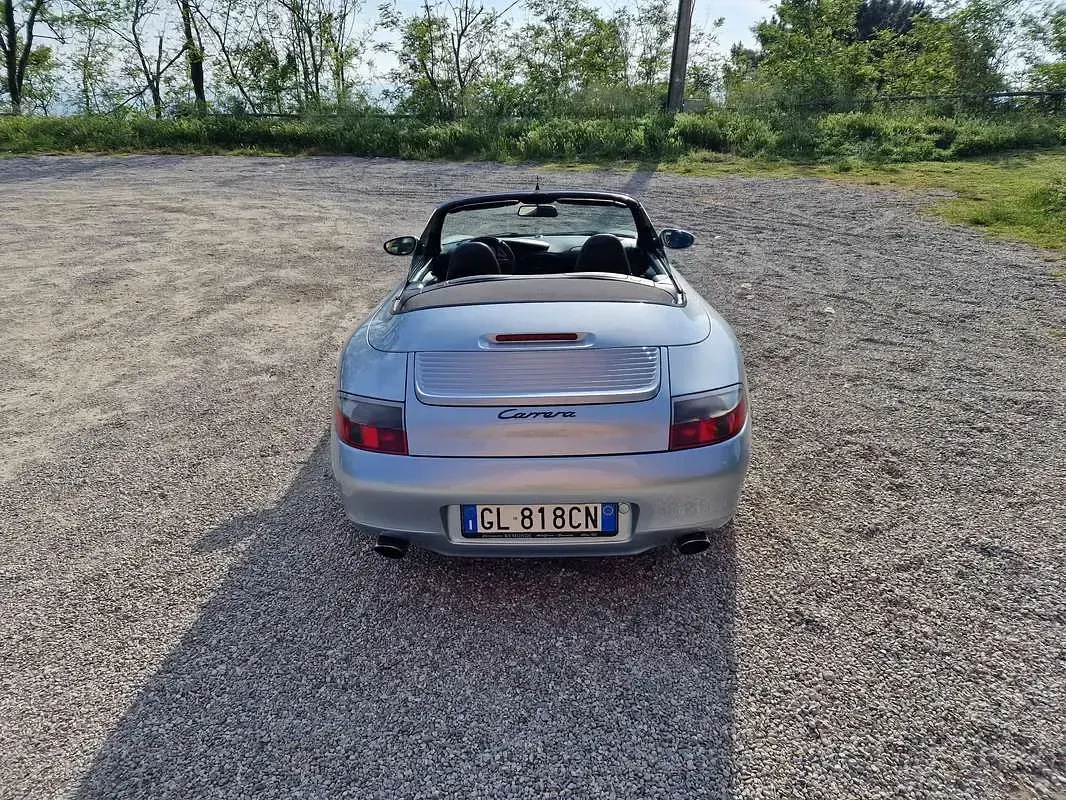 Usata Porsche 911 Carrera Cabriolet 300 CV (220 kW) 1999 Argento Cabrio