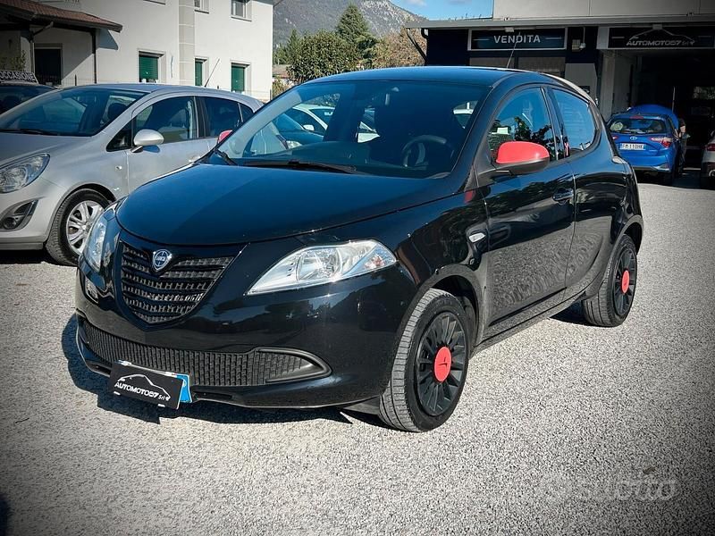 Nero Usata 2015 Lancia Ypsilon Due volumi | 4500 € (Super prezzo) - Immagine 1/4