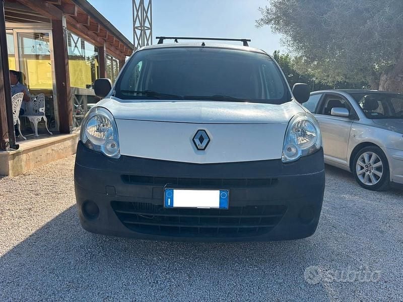 Usata Renault Kangoo 75 CV (55 kW) 2011 Bianco Monovolume