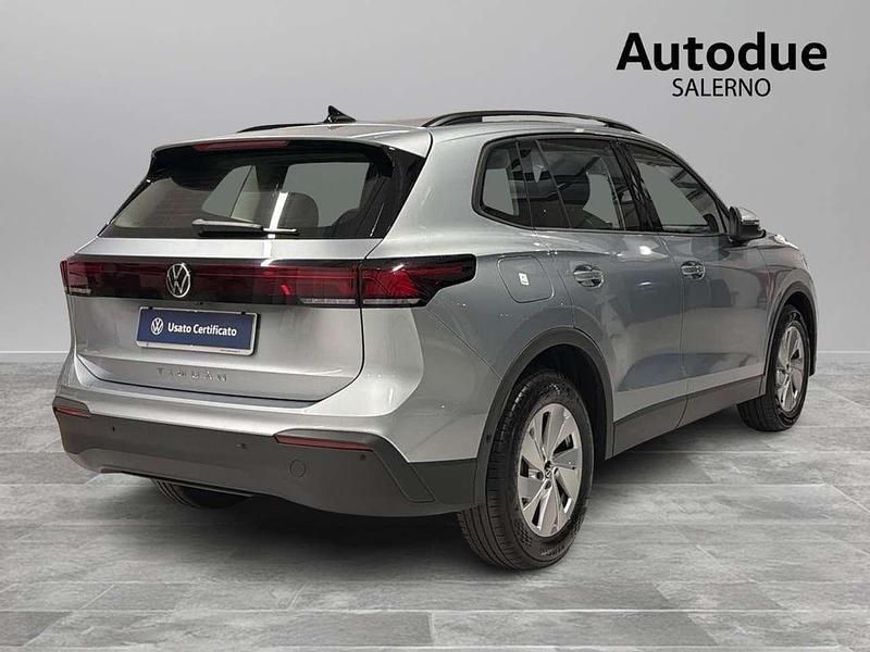 Usata VW Tiguan Life 150 CV (110 kW) 2024 Dolomite silver metallizzato SUV