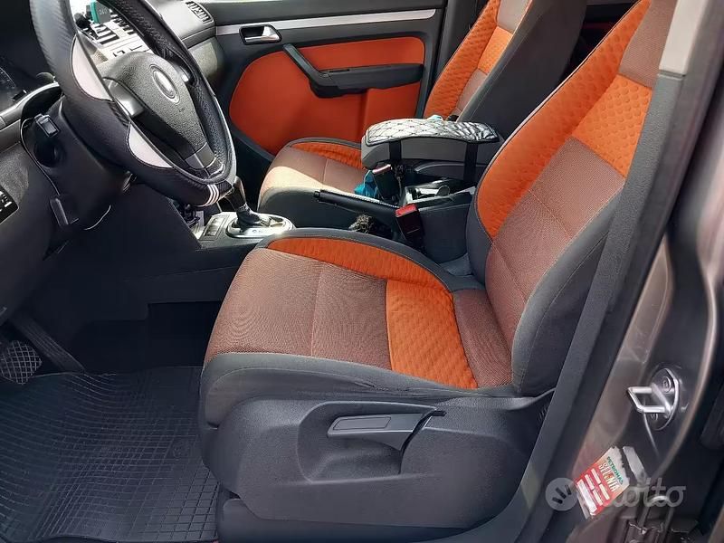 Usata VW Touran Cross 2009 Grigio Monovolume