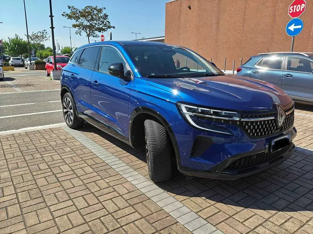 Usata Renault Austral Techno 131 CV (96 kW) 2023 Blu/azzurro SUV