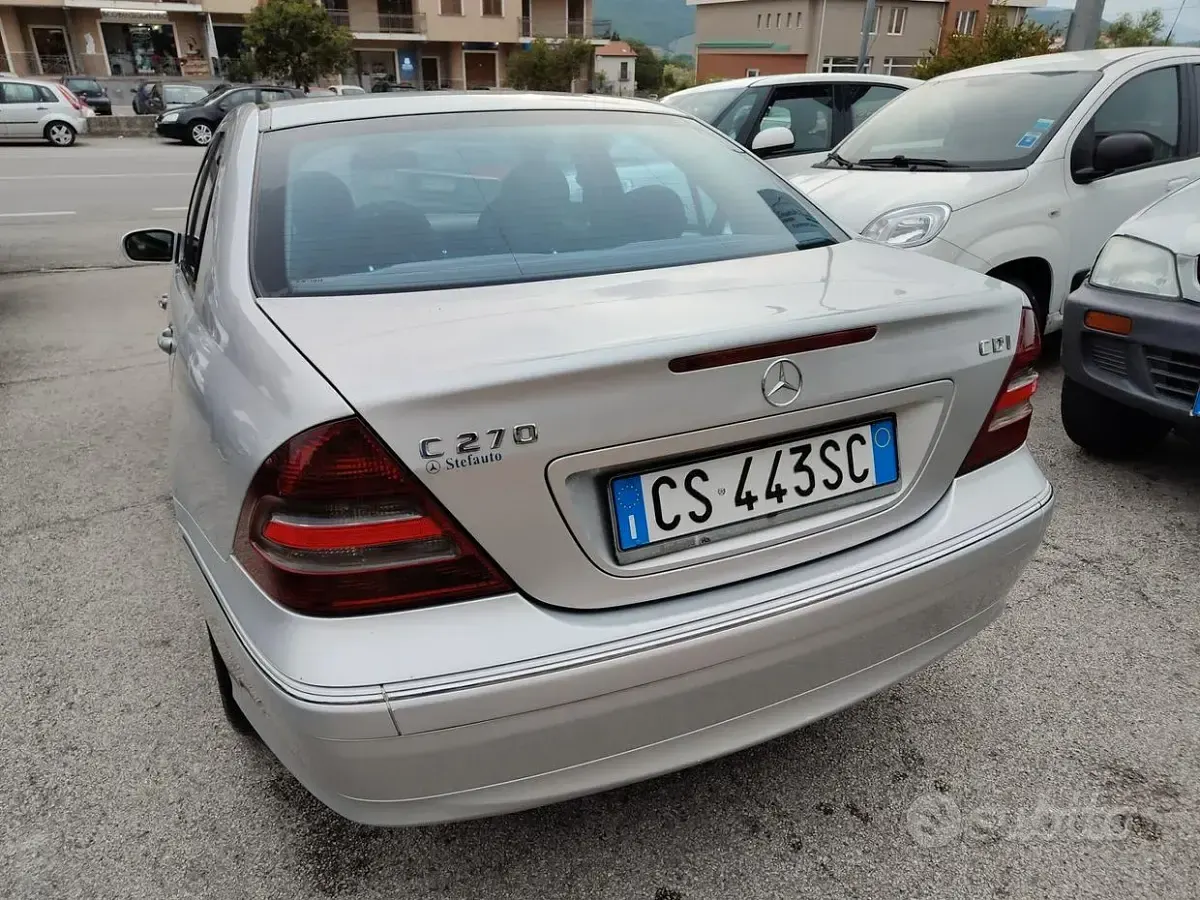 Usata Mercedes C270 Elegance 170 CV (125 kW) 2004 Grigio Berlina