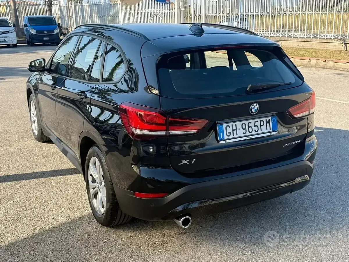 Usata BMW X1 Advantage 125 CV (91 kW) 2021 Nero SUV