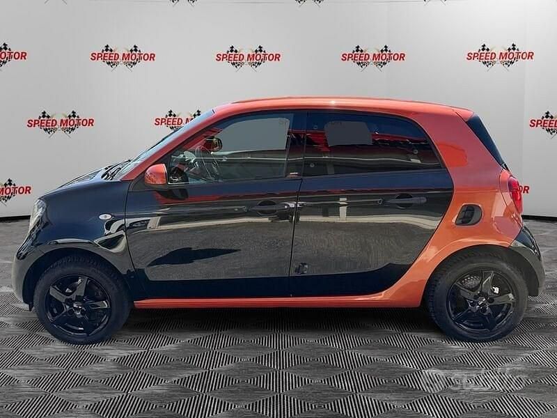 Usado Smart ForFour Passion 90 CV (66 kW) 2015 Negro Utilitario