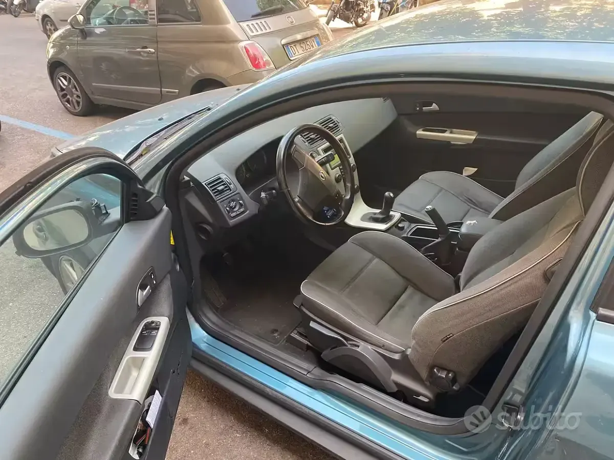 Usata Volvo C30 109 CV (80 kW) 2007 Verde Utilitaria