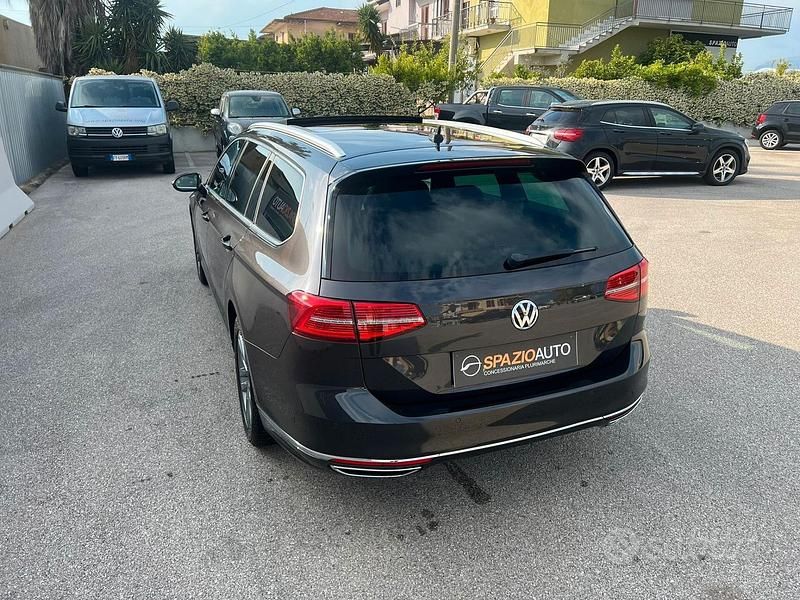 Usata VW Passat R-line 120 CV (88 kW) 2018 Grigio Station wagon
