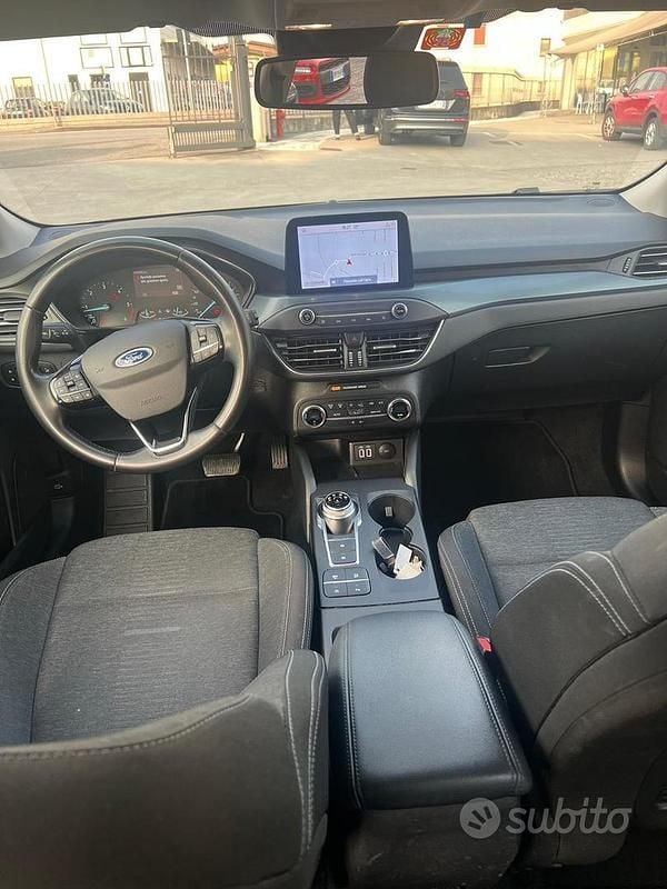 Usata Ford Focus 120 CV (88 kW) 2021 Grigio Station wagon