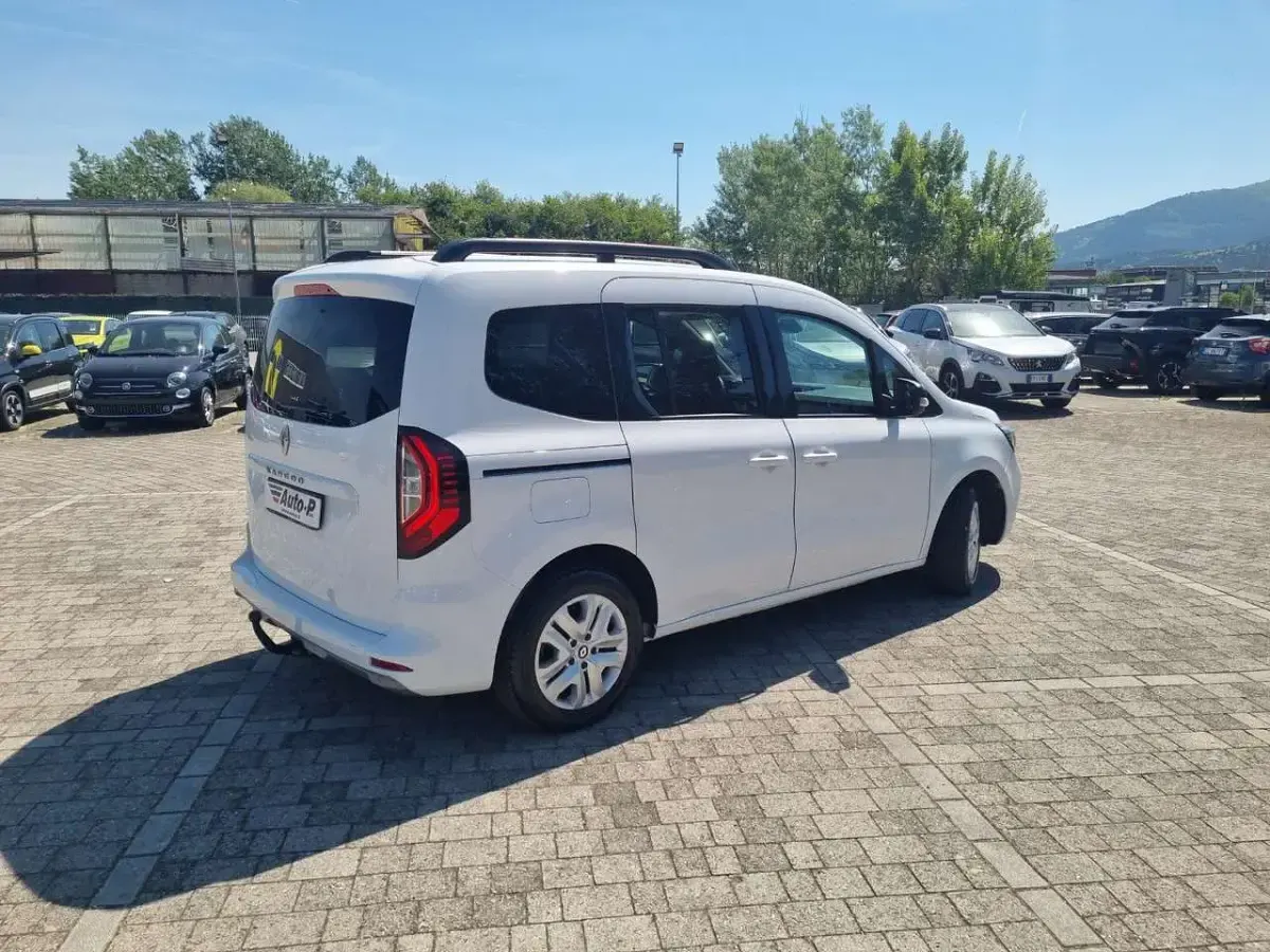 Usata Renault Kangoo Equilibre 95 CV (69 kW) 2023 Bianco Monovolume