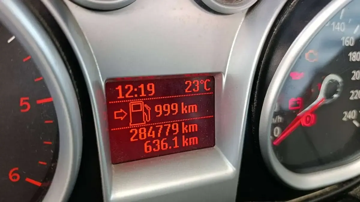 Usata Ford Focus Style 109 CV (80 kW) 2010 Argento Station wagon