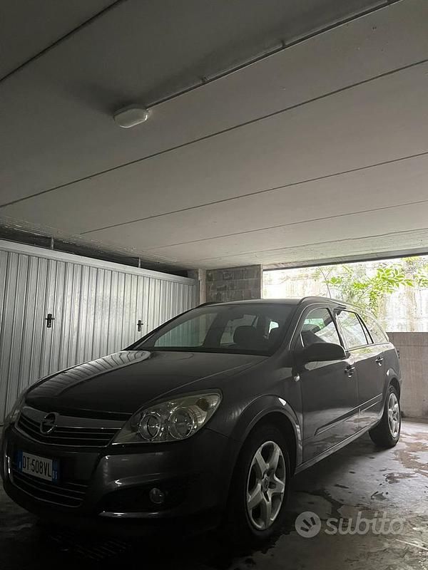 Usata Opel Astra Elegance 101 CV (74 kW) 2007 Grigio Station wagon
