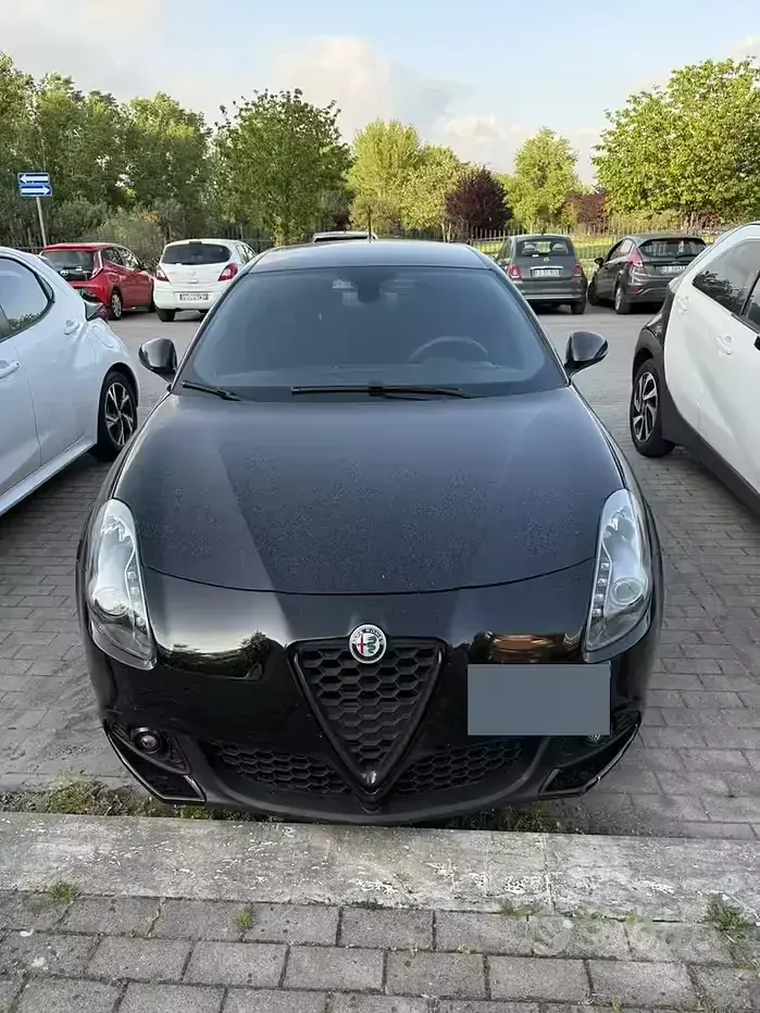 Usata Alfa Romeo Giulietta Tech Edition 120 CV (88 kW) 2019 Nero Utilitaria