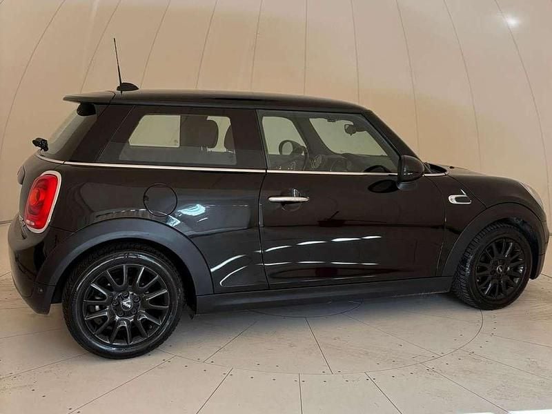 Usata Mini Cooper D 116 CV (85 kW) 2018 Nero Utilitaria