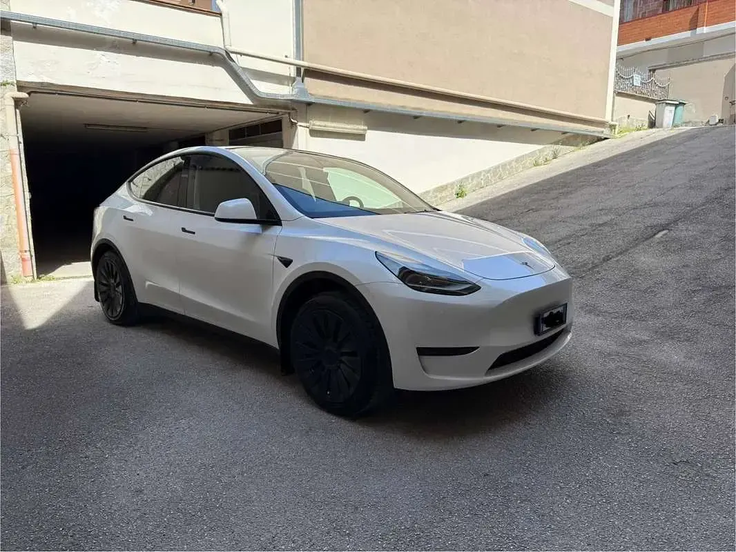 Usata Tesla Model Y RWD 88 kW (120 CV) 2023 SUV