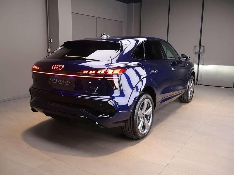 Nuova Audi Q3 Sportback S-Line 204 CV (150 kW) 2026 Blu navarra SUV