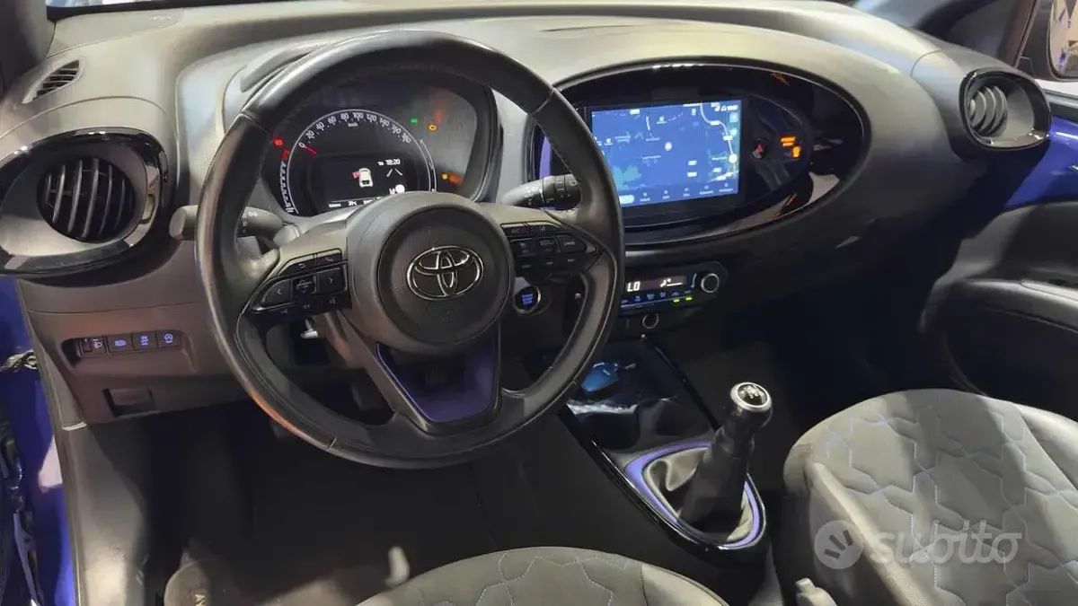 Usata Toyota Aygo X Trend 72 CV (52 kW) 2022 Blu SUV