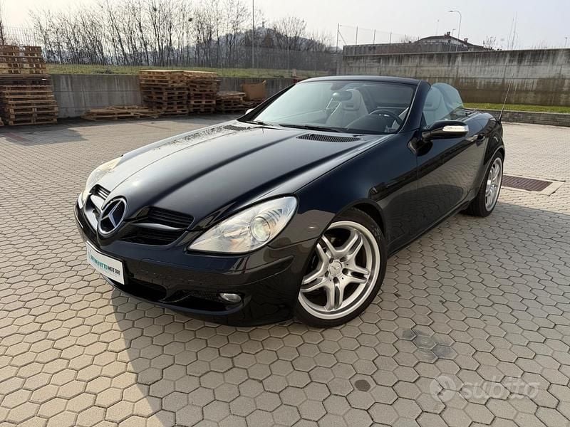 Usata Mercedes SLK200 163 CV (119 kW) 2005 Nero Cabrio