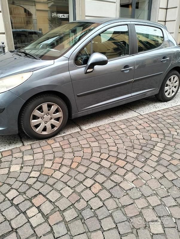 Usata Peugeot 207 70 CV (51 kW) 2007 Grigio Berlina