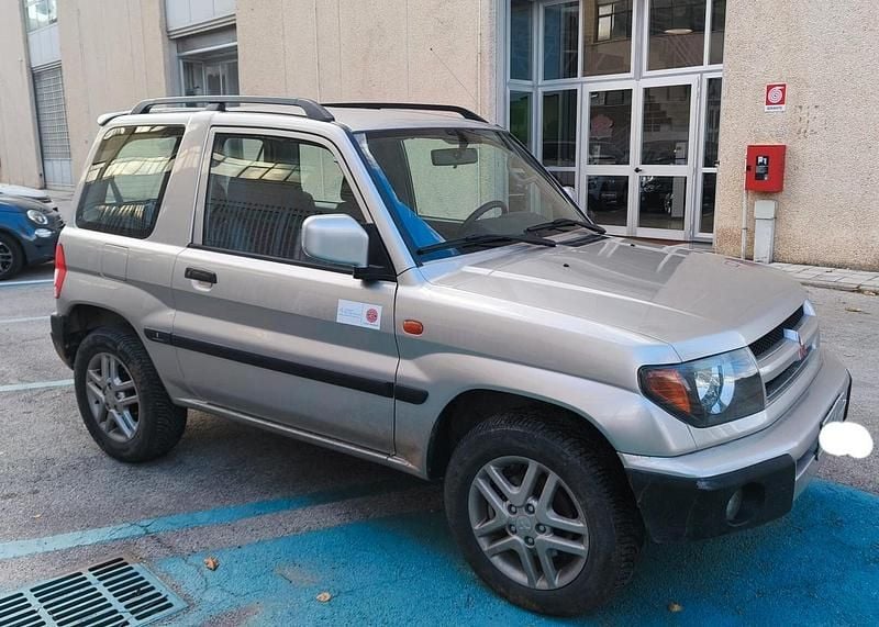 Usata Mitsubishi Pajero Comfort Edition 119 CV (87 kW) 2000 Argento SUV