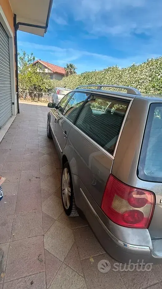 Usata VW Passat 130 CV (95 kW) 2001 Grigio Station wagon