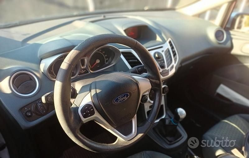 Usata Ford Fiesta 2010 Grigio Utilitaria