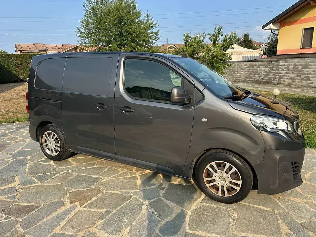 Usata Peugeot Expert 116 CV (85 kW) 2017 Grigio Furgone