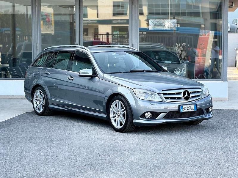 Argento Usata 2010 Mercedes C250 Station wagon | 6900 € (Molto cara) - Immagine 1/4