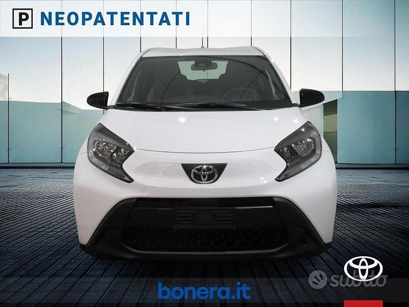 Ny Toyota Aygo X Active 72 HK (52 kW) 2025 Vit SUV