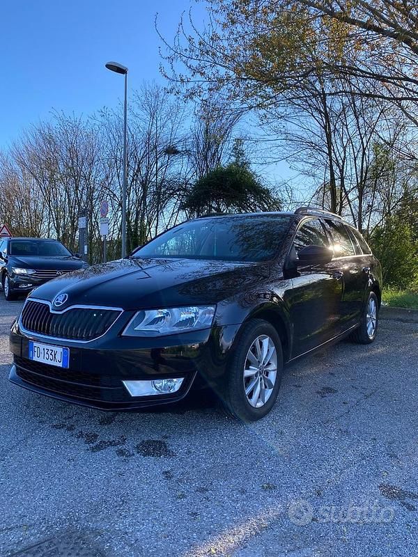 Usata Skoda Octavia Design Edition 110 CV (80 kW) 2016 Nero Station wagon
