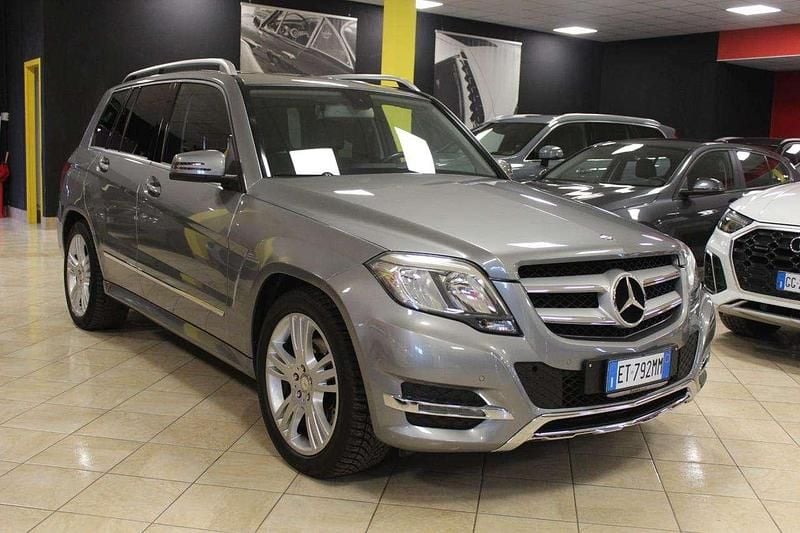 Grigio scuro Usata 2013 Mercedes GLK220 SUV | 12.400 € (Buon prezzo) - Immagine 1/4
