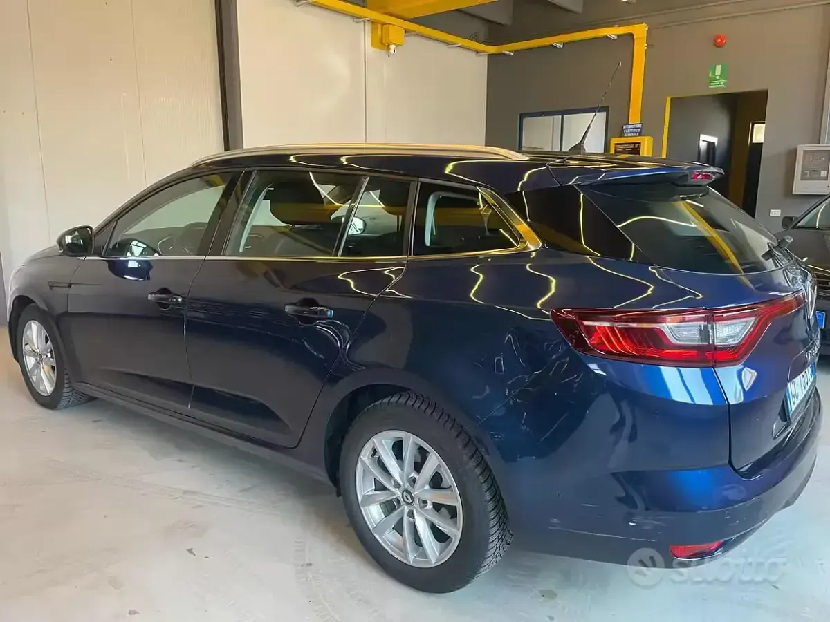 Usata Renault Mégane GrandTour 116 CV (85 kW) 2020 Blu Station wagon